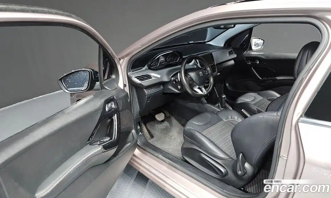 Peugeot 208 2013 1.6 гидро в Москве № 259410, фото 10