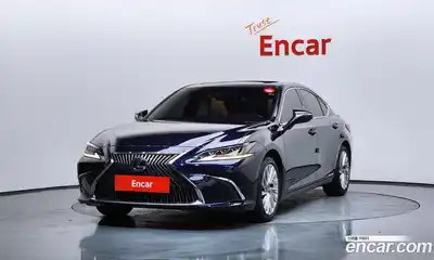 Lexus ES, 2021