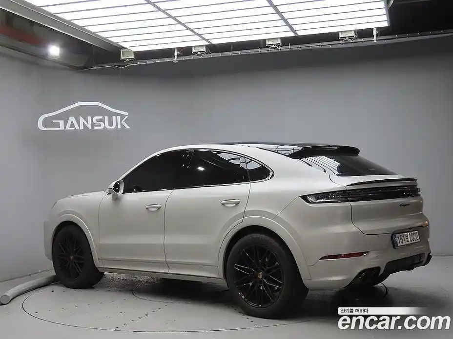 Porsche Cayenne 2024 3.0 гидро в Москве № 297343, фото 3
