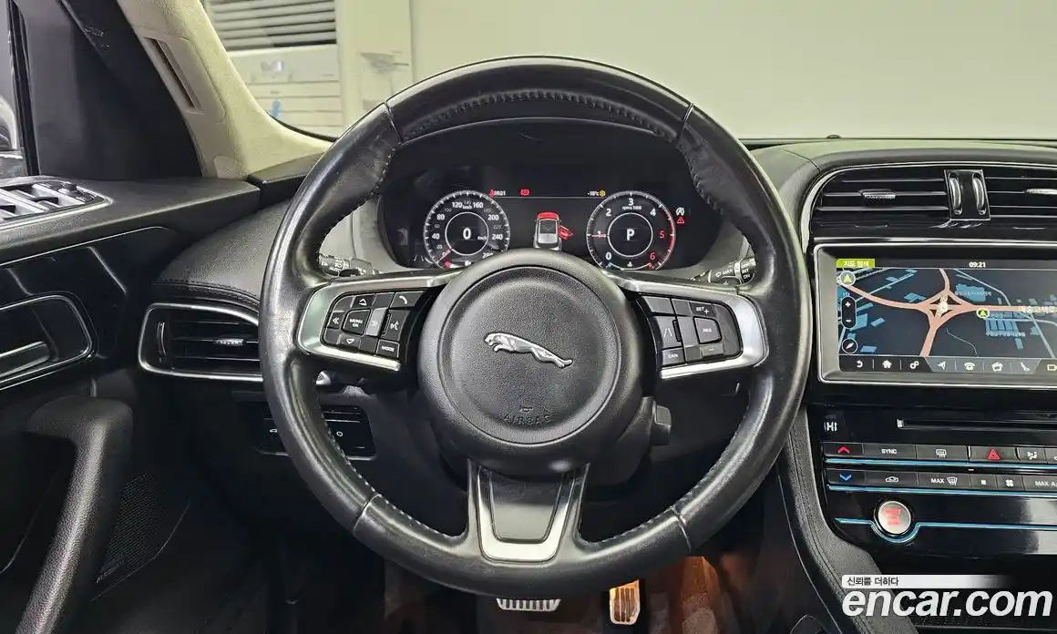 Jaguar F-Pace 2019 2.0 гидро в Москве № 304946, фото 13