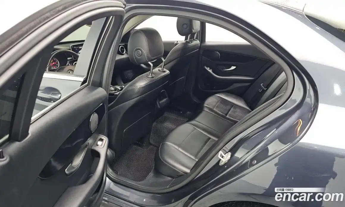 Mercedes-Benz C-Class 2016 1.6 гидро в Москве № 324906, фото 13