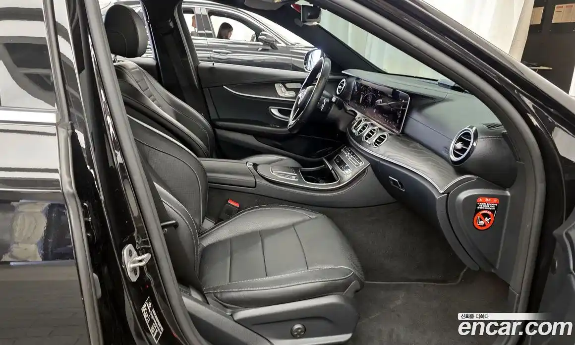 Mercedes-Benz E-Class 2022 2.0 гидро, фото 11