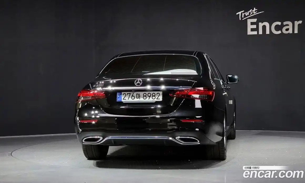 Mercedes-Benz E-Class 2022 2.0 гидро, фото 4
