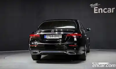 Mercedes-Benz E-Class 2022 2.0 гидро, миниатюра 4