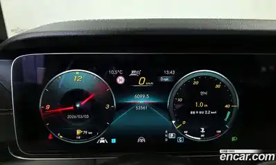 Mercedes-Benz E-Class 2022 2.0 гидро, миниатюра 8