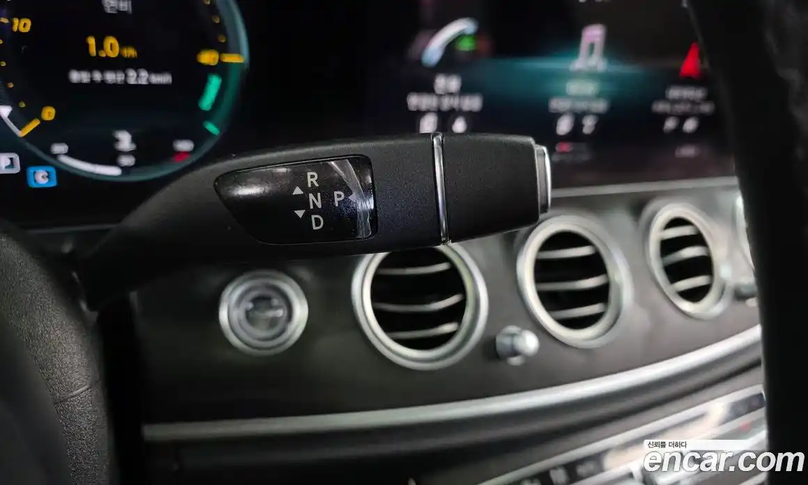 Mercedes-Benz E-Class 2022 2.0 гидро, фото 9