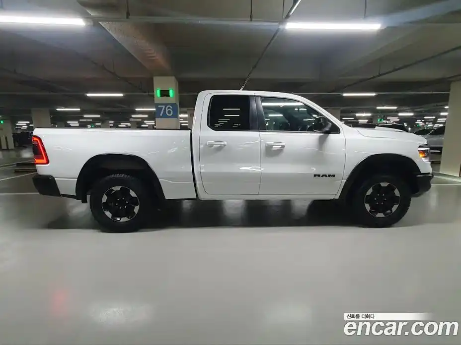 Dodge Ram Pick Up 2020 5.7 гидро в Москве № 368540, фото 19
