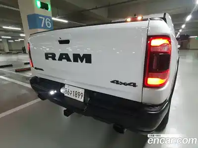 Dodge Ram Pick Up 2020 5.7 гидро в Москве № 368540, миниатюра 2