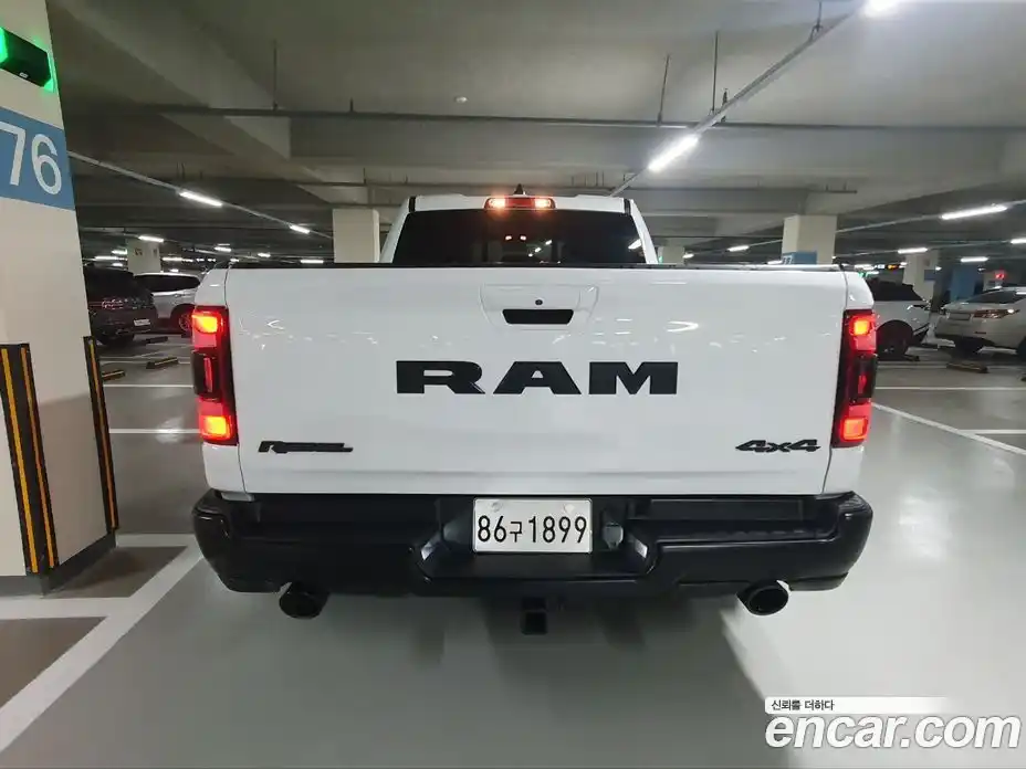 Dodge Ram Pick Up 2020 5.7 гидро в Москве № 368540, фото 4
