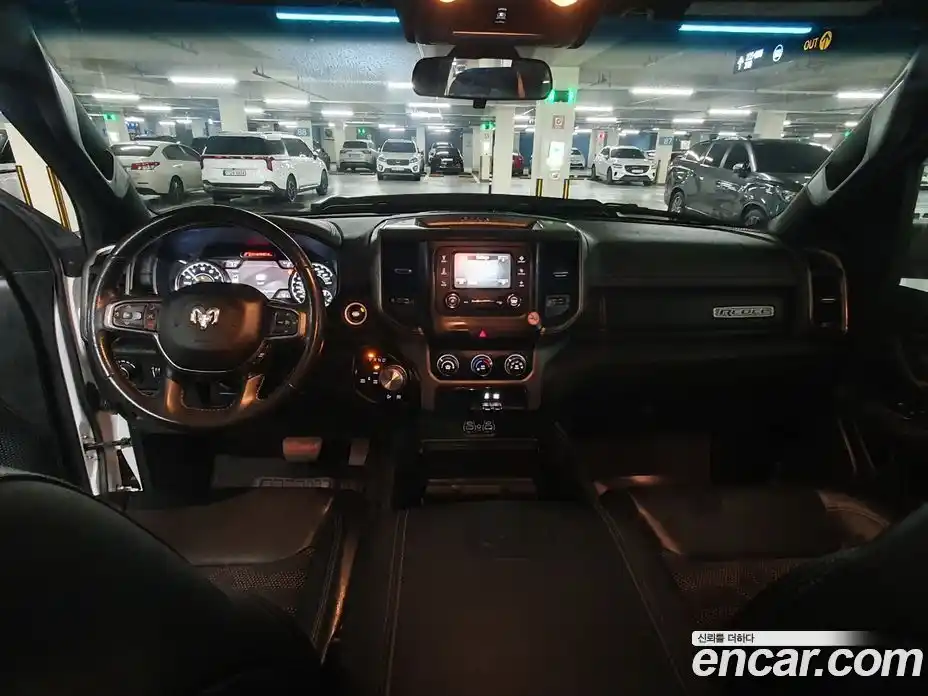Dodge Ram Pick Up 2020 5.7 гидро в Москве № 368540, фото 7