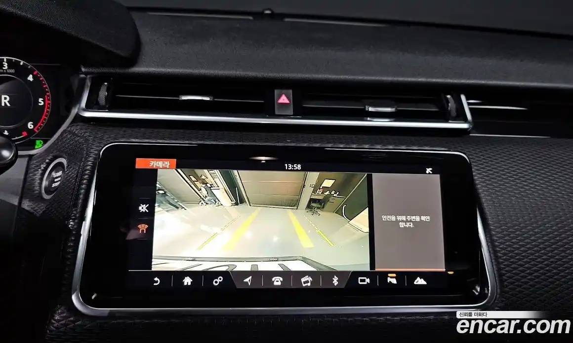 Land Rover Range-Rover Velar 2018 2.0 гидро в Москве № 431472, фото 15