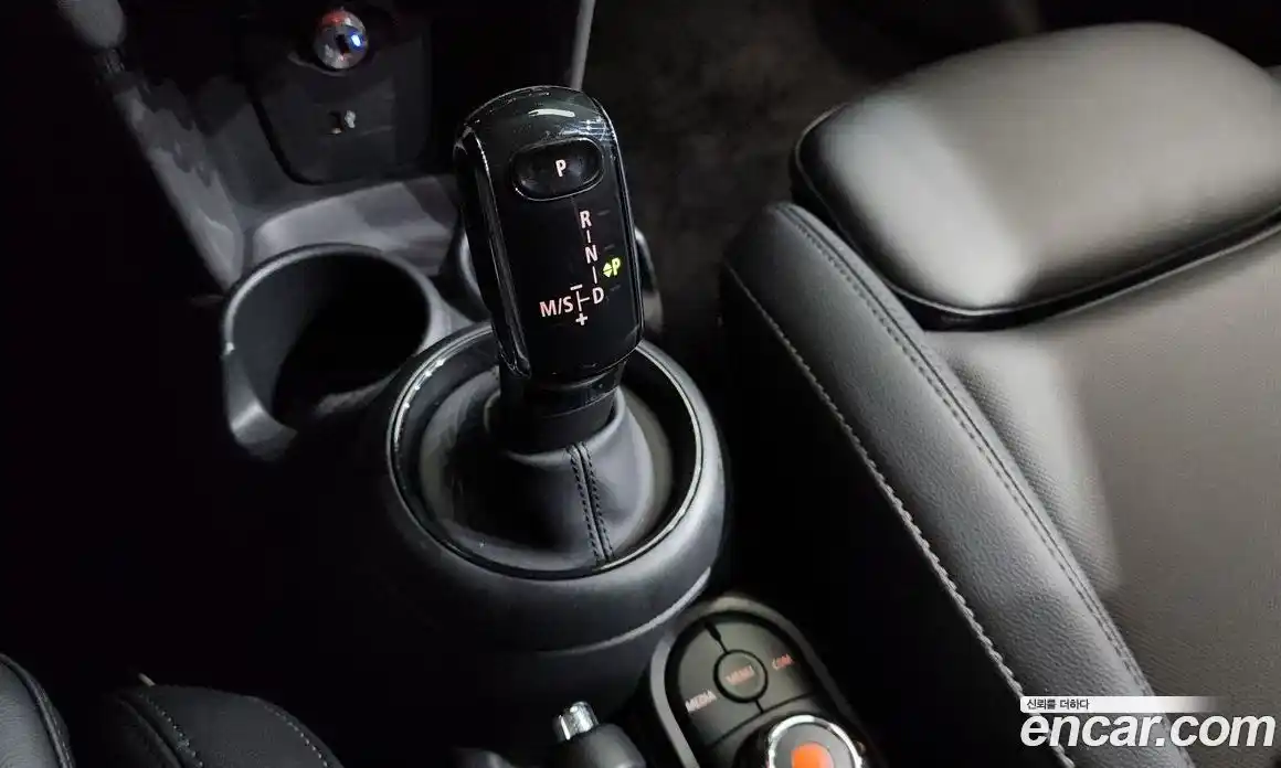 Mini Cooper 2020 1.5 гидро в Москве № 431833, фото 9