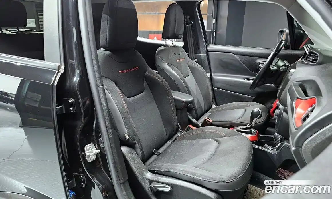 Jeep Renegade 2018 2.0 гидро в Москве № 432702, фото 10