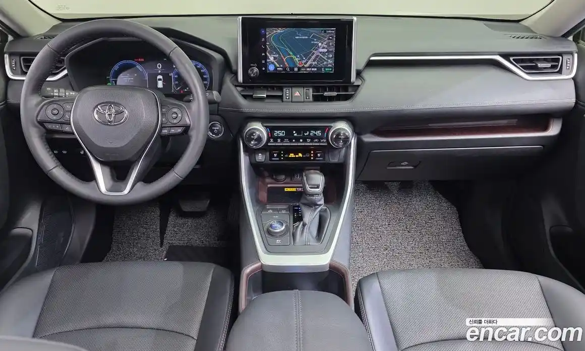 Toyota RAV4 2023 2.5 гидро в Москве № 584580, фото 7