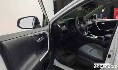 Toyota RAV4 2023 2.5 гидро в Москве № 584580, миниатюра 10