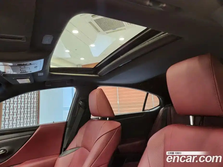 Lexus ES 2025 2.5 вариатор в Москве № 680331, фото 8