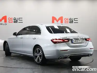 Mercedes-Benz E-Class 2022 2.0 гидро, миниатюра 2