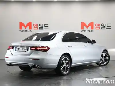 Mercedes-Benz E-Class 2022 2.0 гидро, миниатюра 4