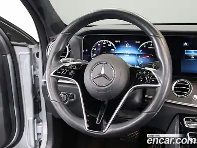 Mercedes-Benz E-Class 2022 2.0 гидро, миниатюра 6