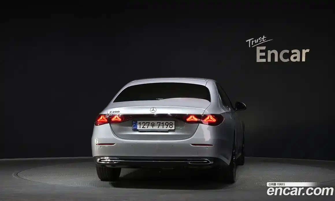 Mercedes-Benz E-Class 2024 2.0 гидро в Москве № 749012, фото 4