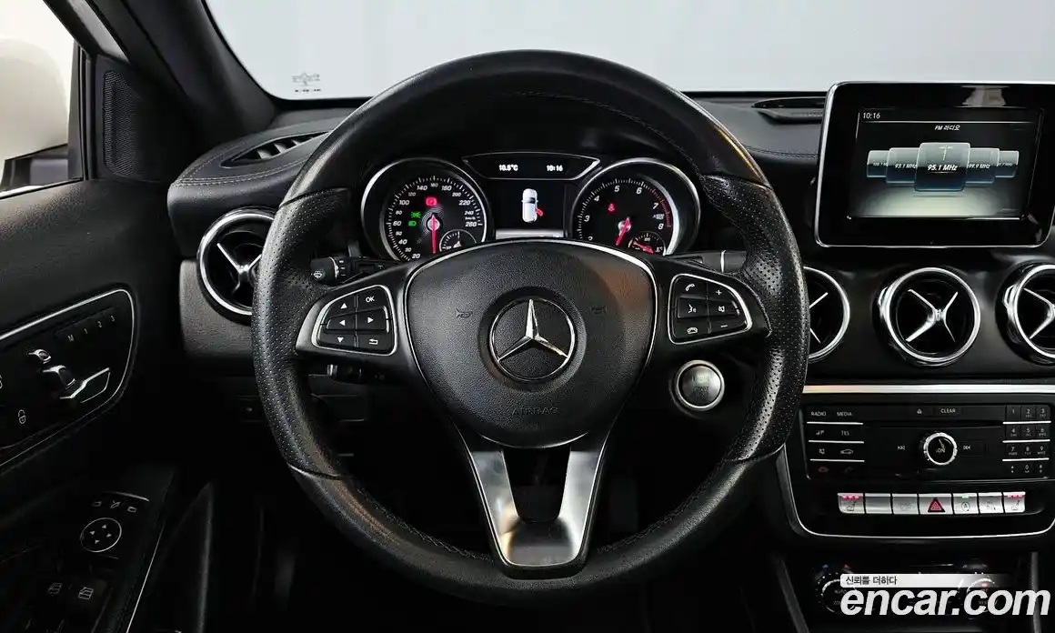 Mercedes-Benz GLA-Class 2018 2.0 гидро в Москве № 749202, фото 13