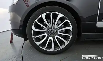 Land Rover Range-Rover 2017 4.4 гидро в Москве № 824837, миниатюра 5