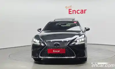 Lexus LS 2018 3.5 гидро в Москве № 825854, миниатюра 3
