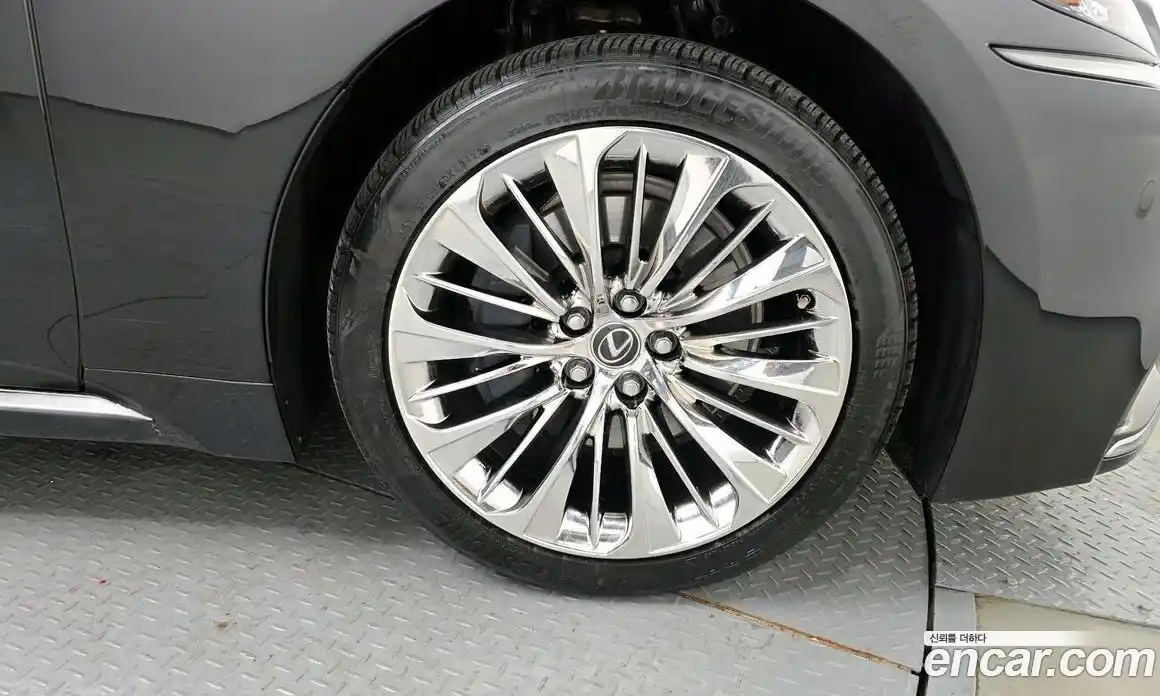 Lexus LS 2018 3.5 гидро в Москве № 825854, фото 5