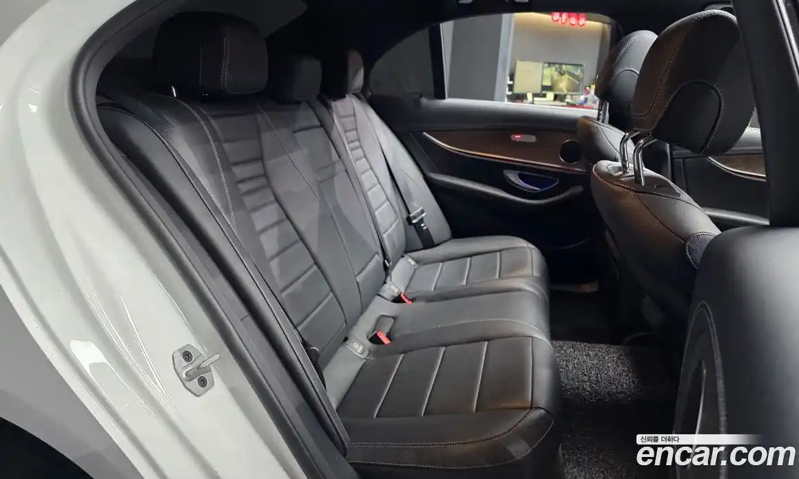 Mercedes-Benz E-Class 2022 2.0 гидро, фото 12