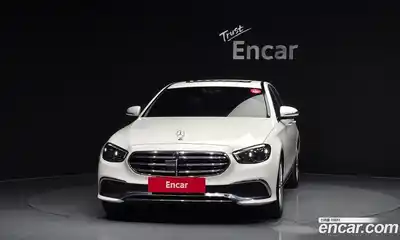 Mercedes-Benz E-Class 2022 2.0 гидро, миниатюра 3
