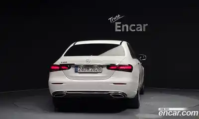 Mercedes-Benz E-Class 2022 2.0 гидро, миниатюра 4