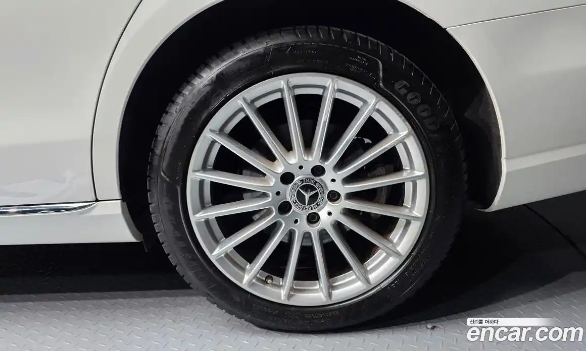 Mercedes-Benz E-Class 2022 2.0 гидро, фото 5