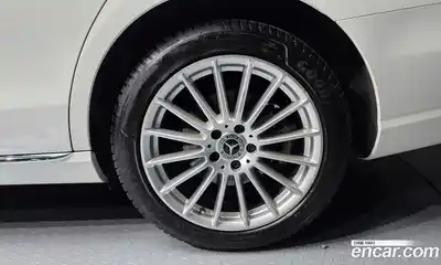 Mercedes-Benz E-Class 2022 2.0 гидро, миниатюра 5