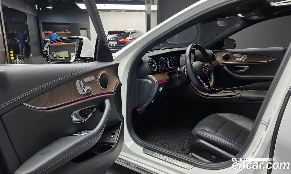 Mercedes-Benz E-Class 2022 2.0 гидро, фото 10