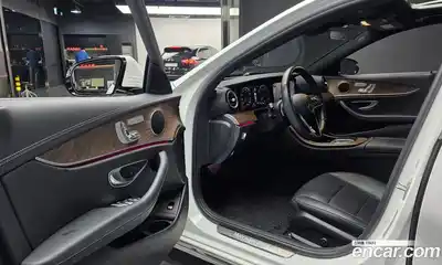 Mercedes-Benz E-Class 2022 2.0 гидро, миниатюра 10