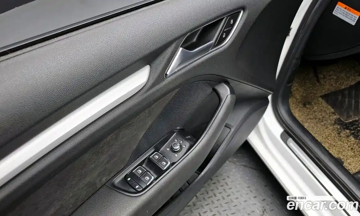 Audi A3 2016 2.0 гидро в Москве № 860009, фото 17