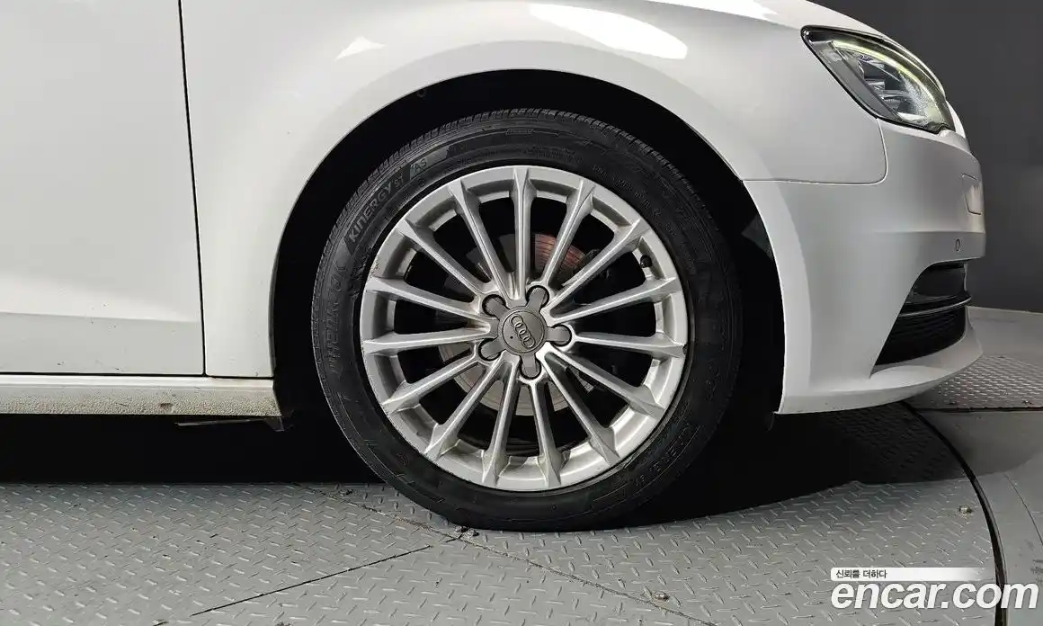 Audi A3 2016 2.0 гидро в Москве № 860009, фото 5