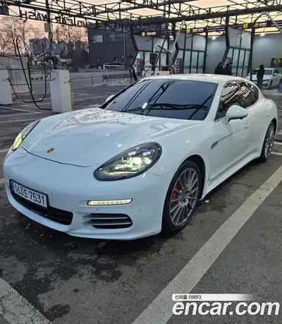 Porsche Panamera, 2011