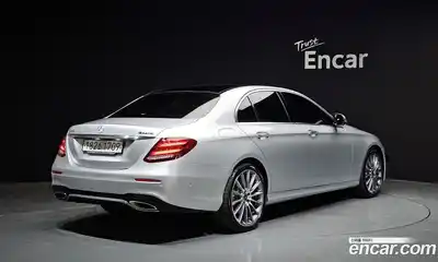 Mercedes-Benz E-Class 2020 2.0 гидро, миниатюра 2