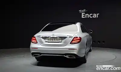 Mercedes-Benz E-Class 2020 2.0 гидро, миниатюра 4