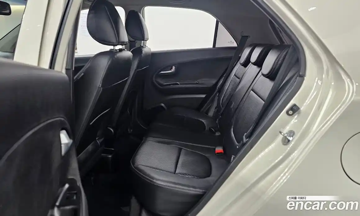 Kia Morning 2013 1.0 Автомат в Москве № 929586, фото 12