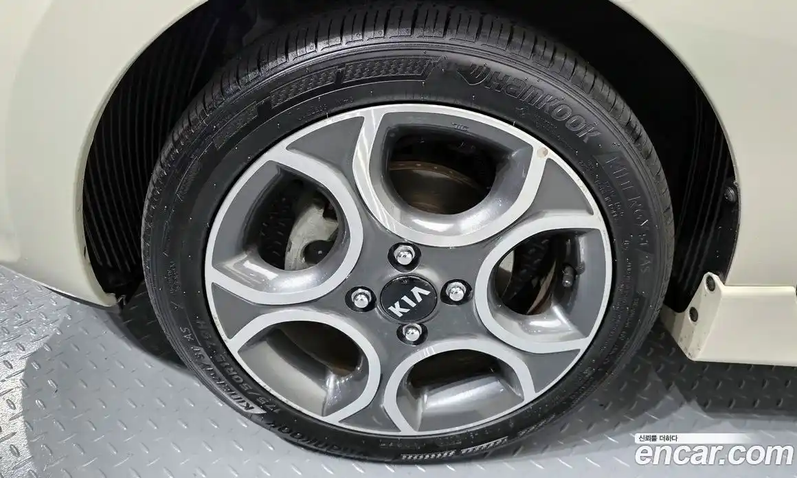 Kia Morning 2013 1.0 Автомат в Москве № 929586, фото 5