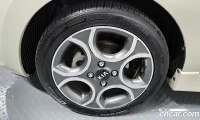 Kia Morning 2013 1.0 Автомат в Москве № 929586, миниатюра 5