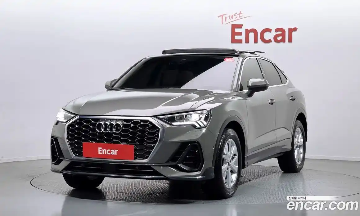 Audi Q3 2023 2.0 Автомат в Москве № 970444, фото 1