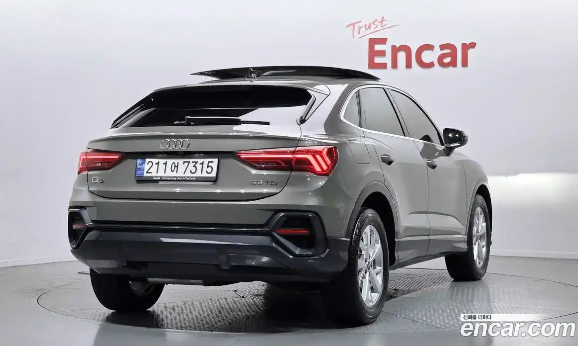 Audi Q3 2023 2.0 Автомат в Москве № 970444, фото 2