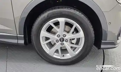 Audi Q3 2023 2.0 Автомат в Москве № 970444, миниатюра 5