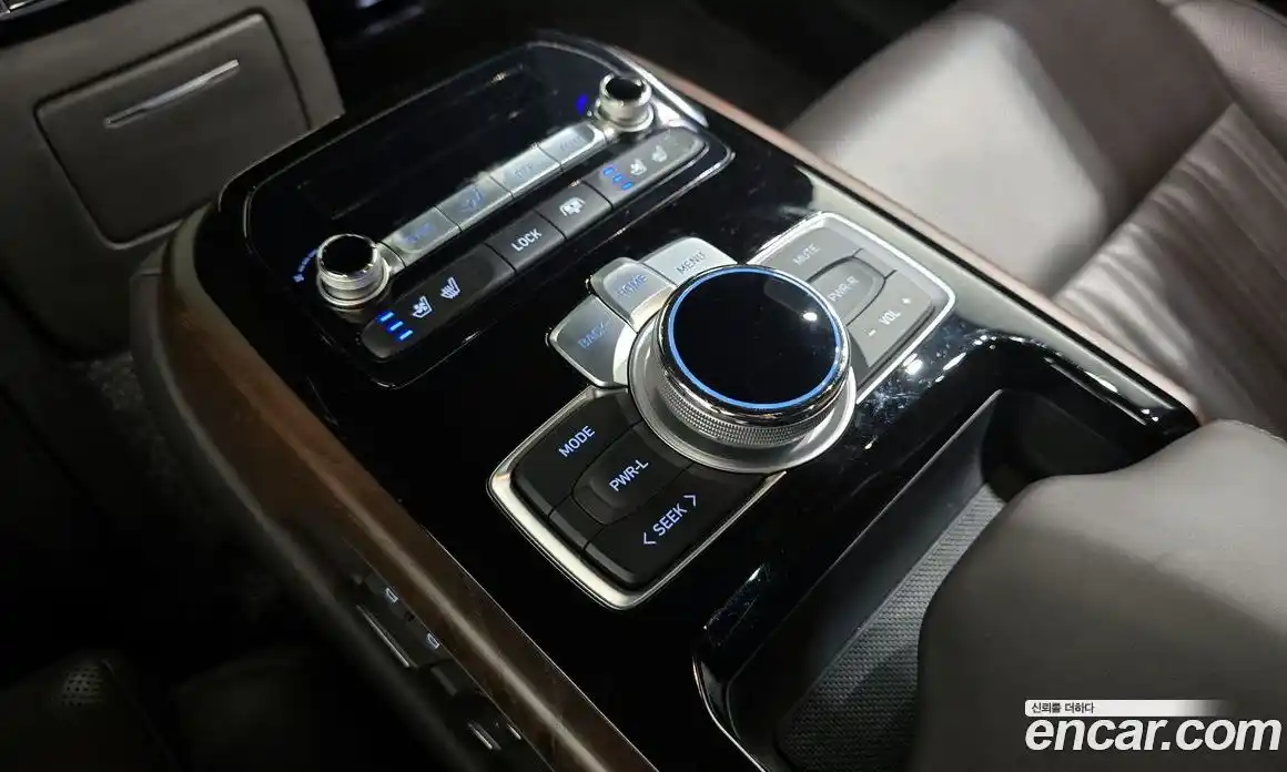 Genesis G90 2019 3.8 Автомат в Москве № 973237, фото 19