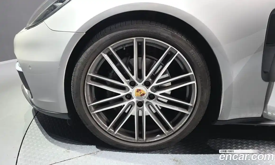 Porsche Panamera 2018 3.0 гидро в Москве № 974262, фото 5