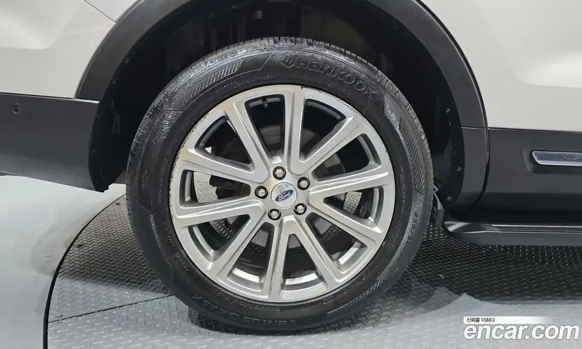 Ford Explorer 2016 2.3 гидро в Москве № 976371, фото 5