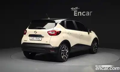 Renault QM3 2015 1.5 Автомат в Москве № 1003661, миниатюра 2